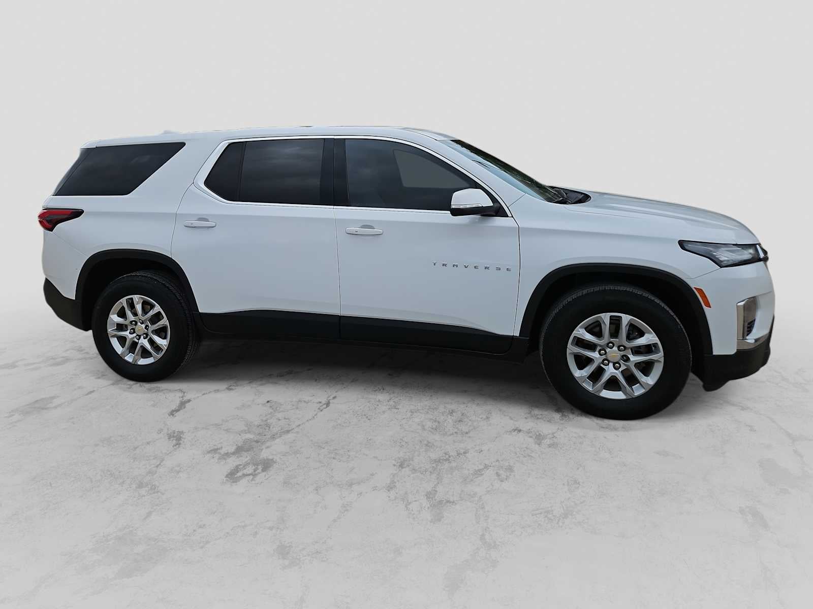 2023 Chevrolet Traverse FWD LS