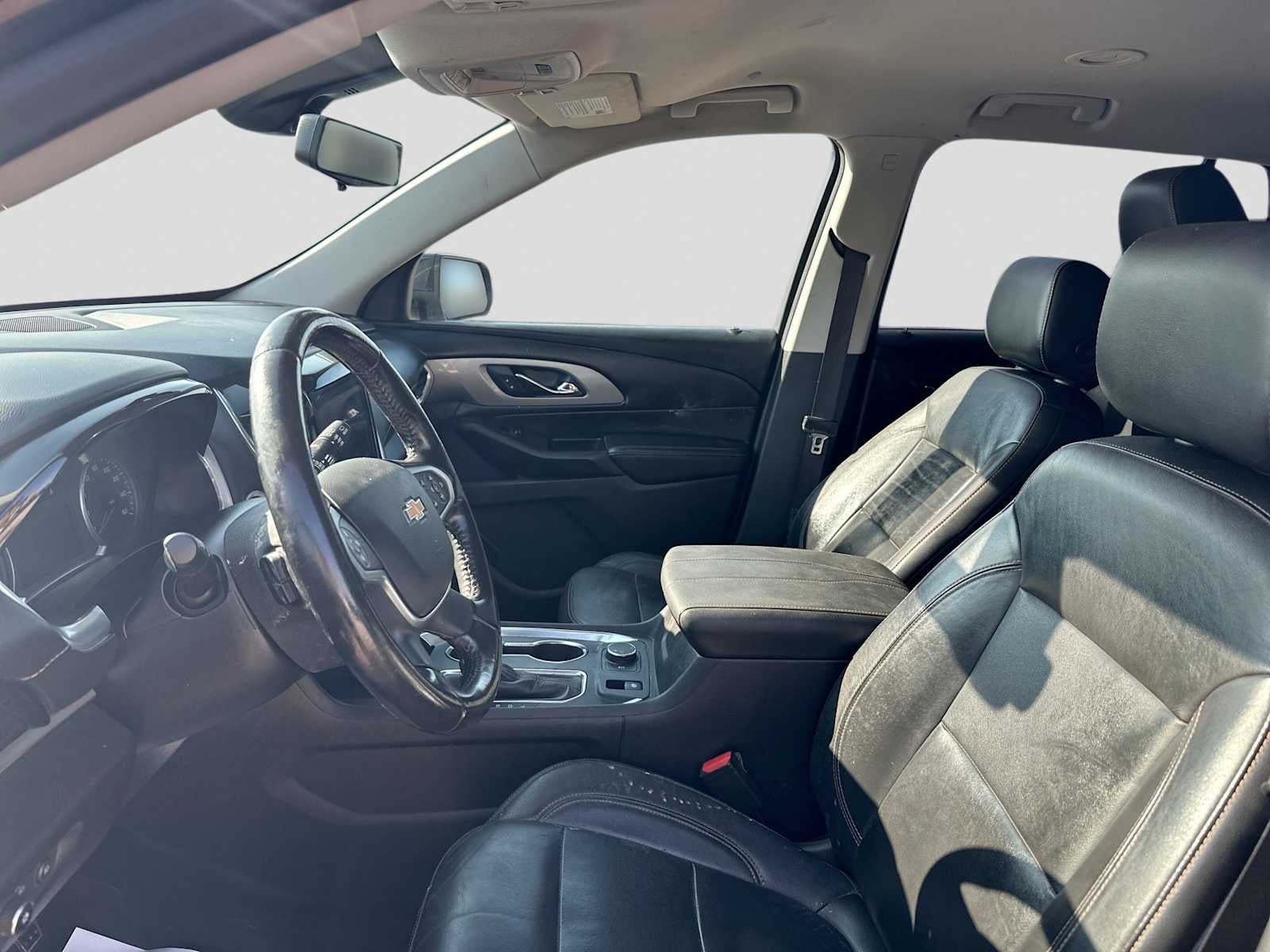 2021 Chevrolet Traverse FWD LT Leather