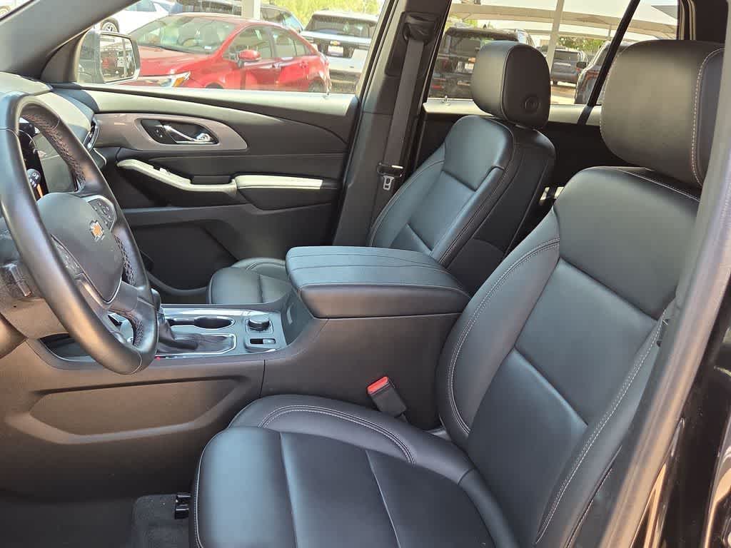2023 Chevrolet Traverse AWD LT Leather