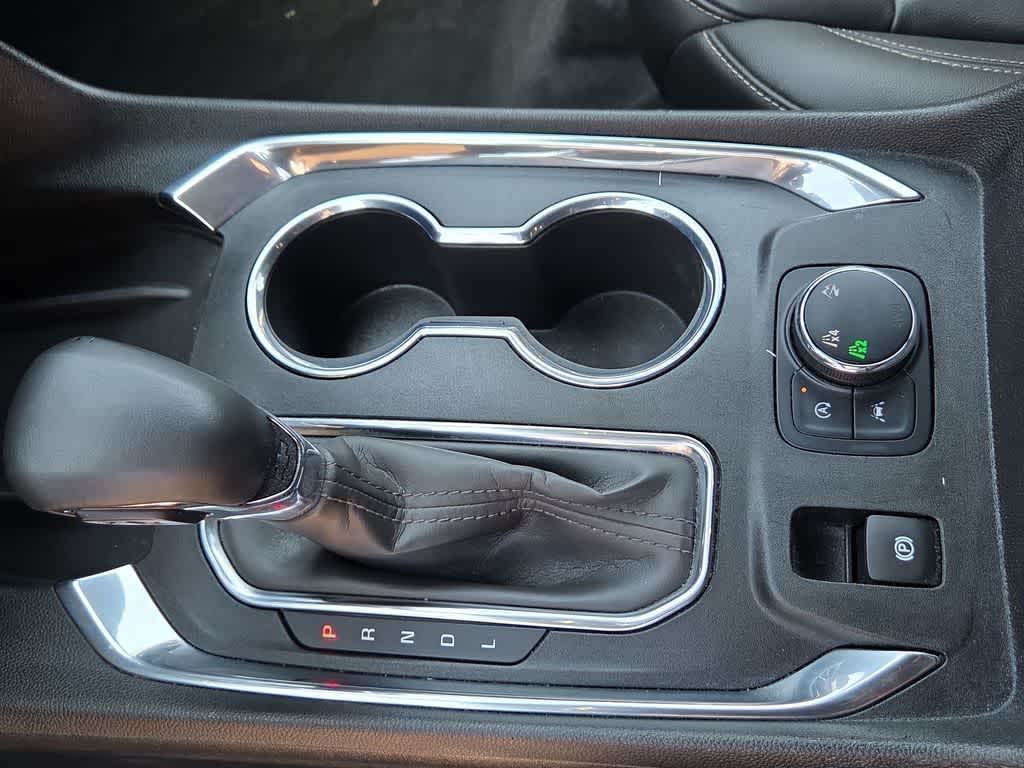 2023 Chevrolet Traverse AWD LT Leather