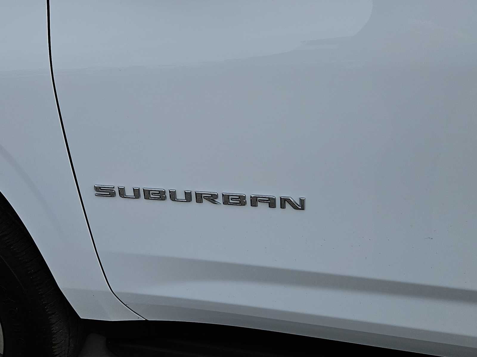 2023 Chevrolet Suburban 2WD LT