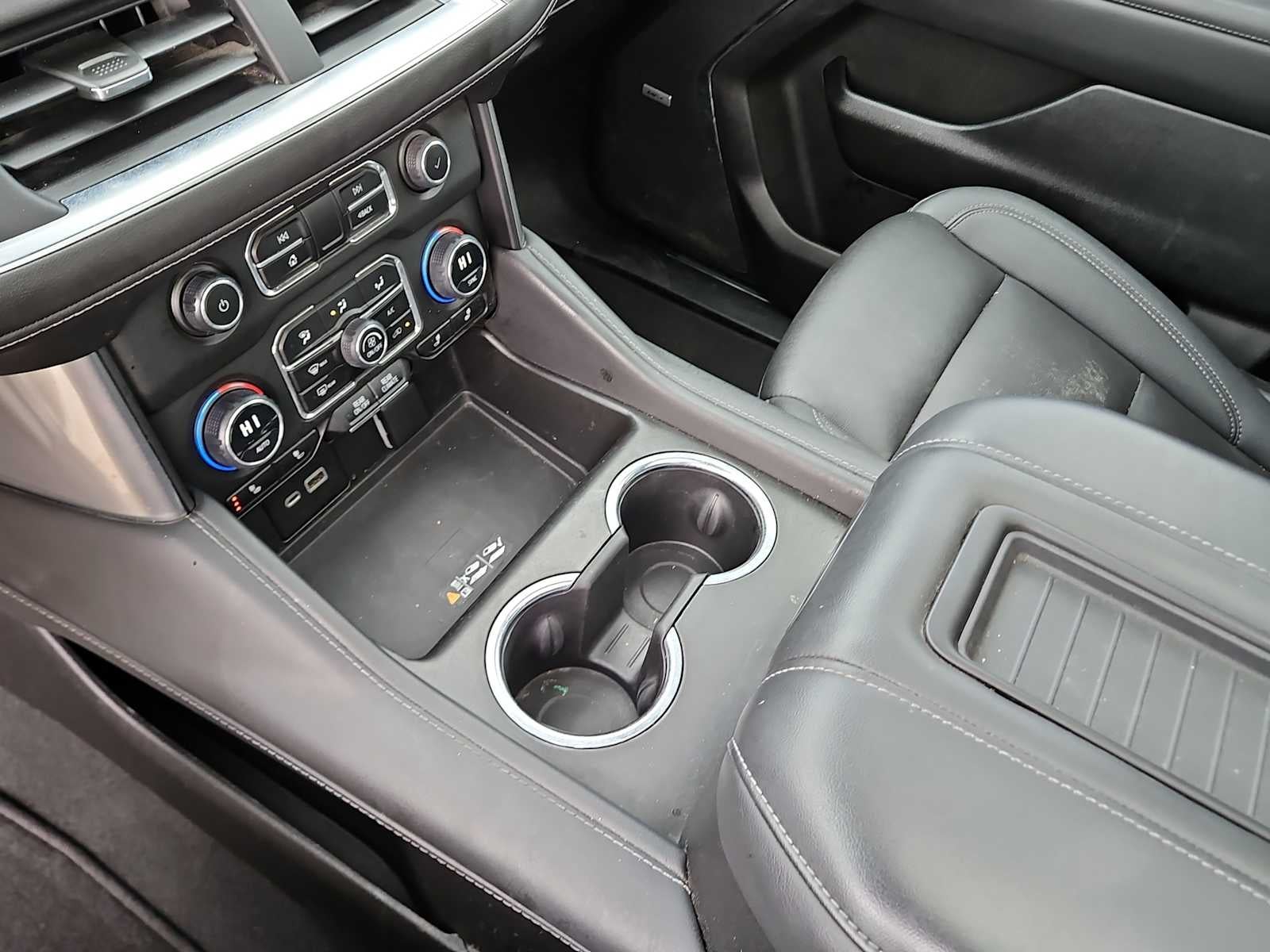 2023 Chevrolet Suburban 2WD LT