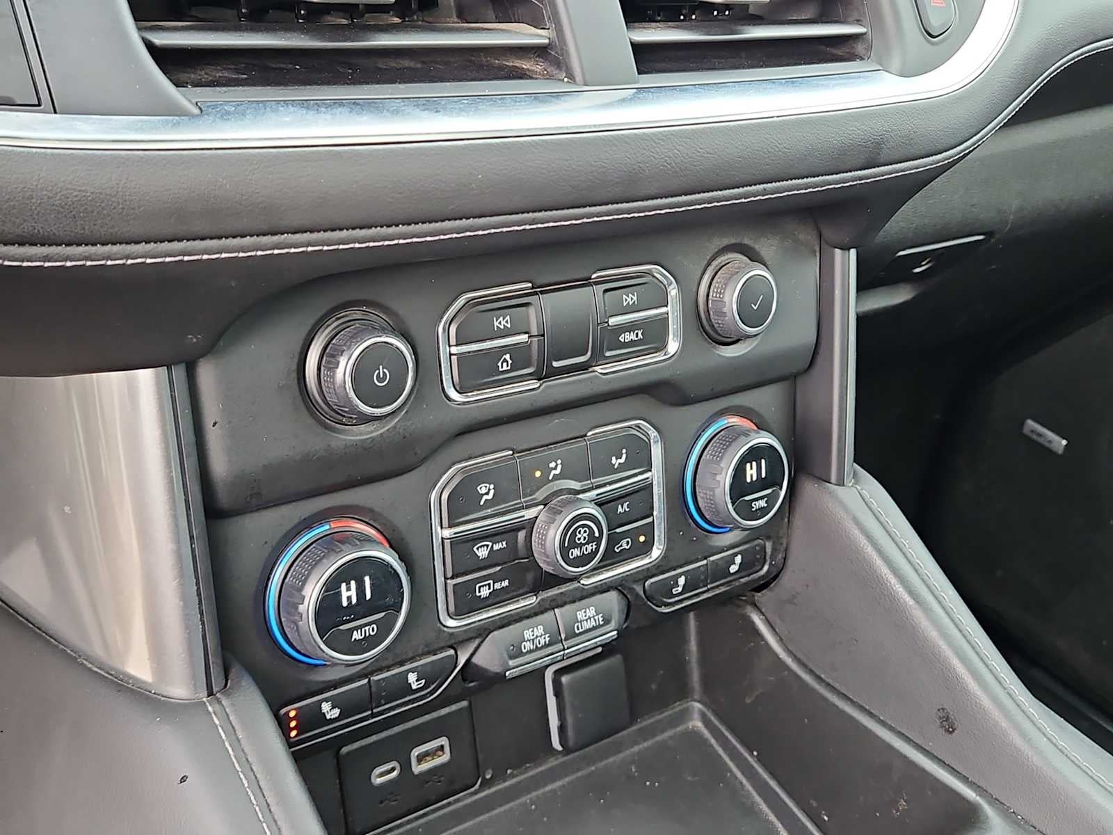 2023 Chevrolet Suburban 2WD LT