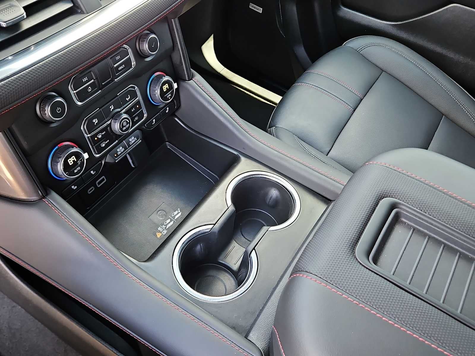 2024 Chevrolet Suburban 2WD RST