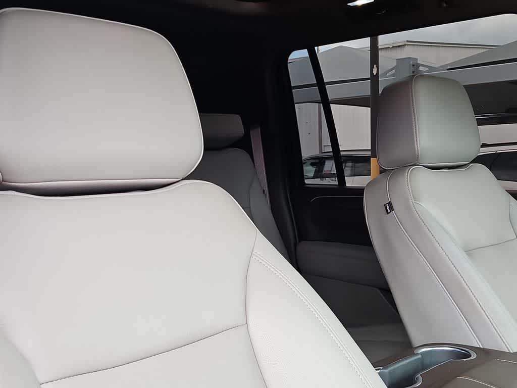 2023 Chevrolet Suburban 4WD Z71