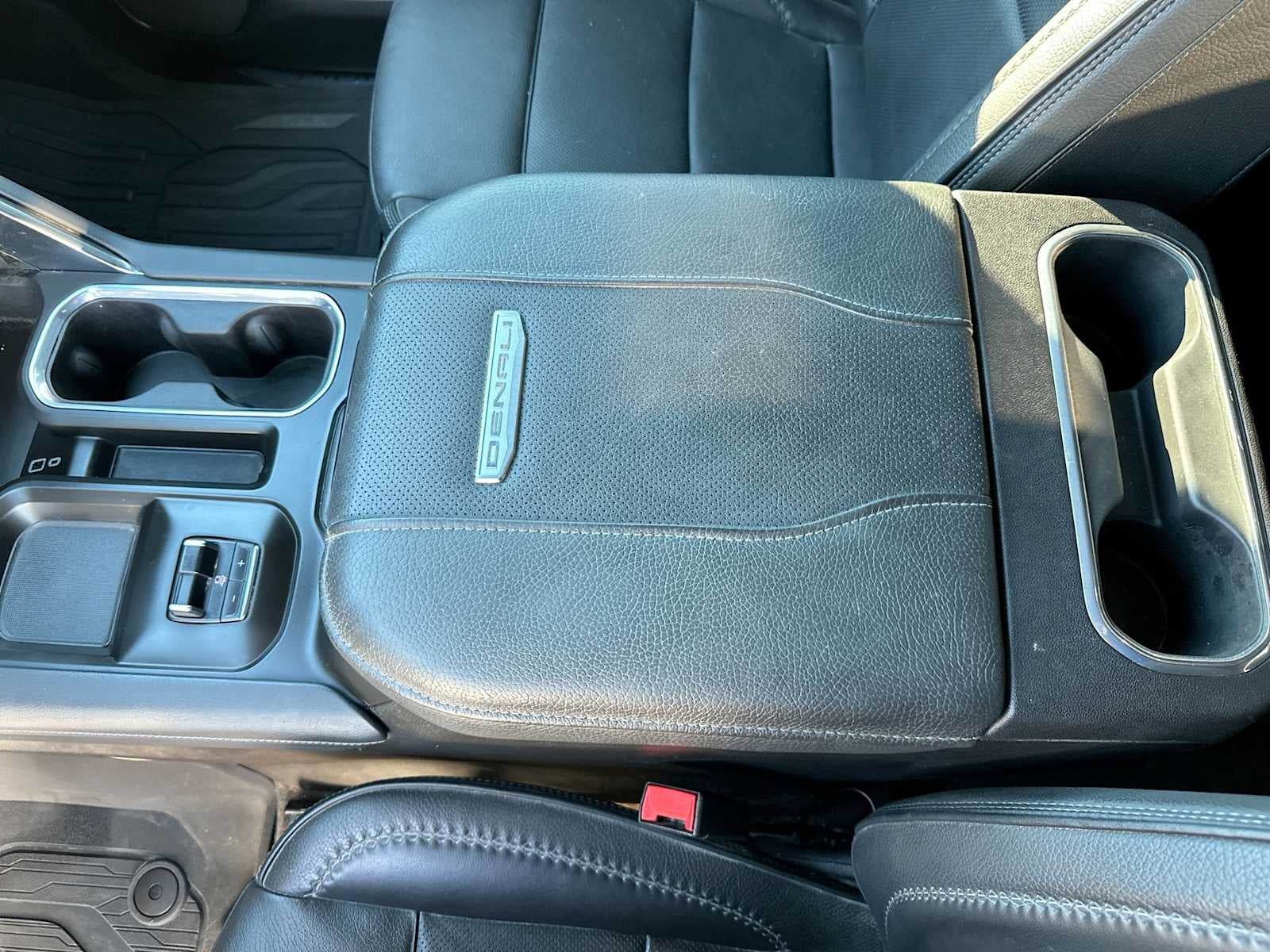 2024 GMC Sierra 2500HD 4WD Crew Cab Standard Bed Denali