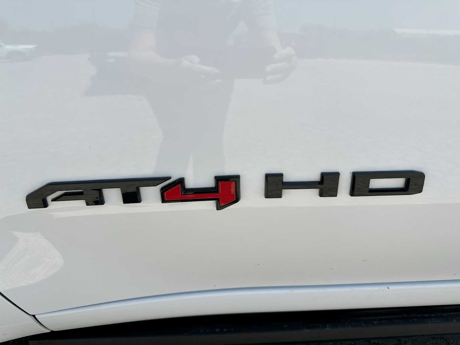 2025 GMC Sierra 2500HD 4WD Crew Cab Standard Bed AT4