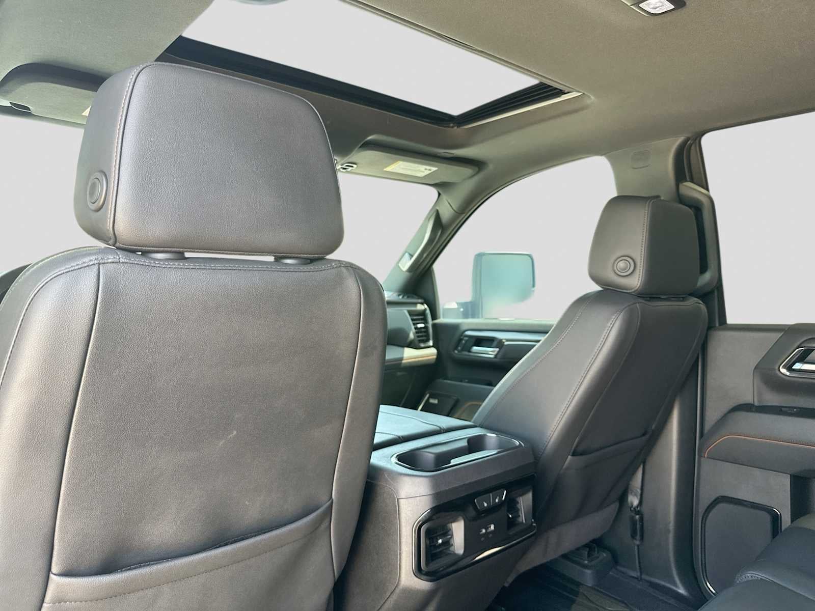 2025 GMC Sierra 2500HD 4WD Crew Cab Standard Bed AT4