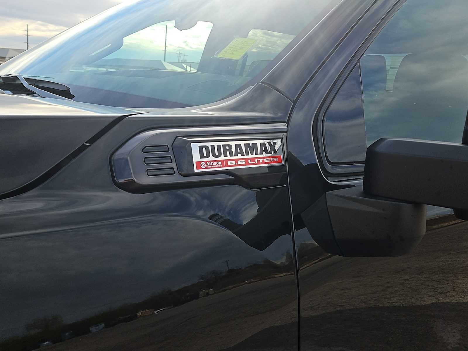 2025 GMC Sierra 2500HD 4WD Crew Cab Standard Bed AT4