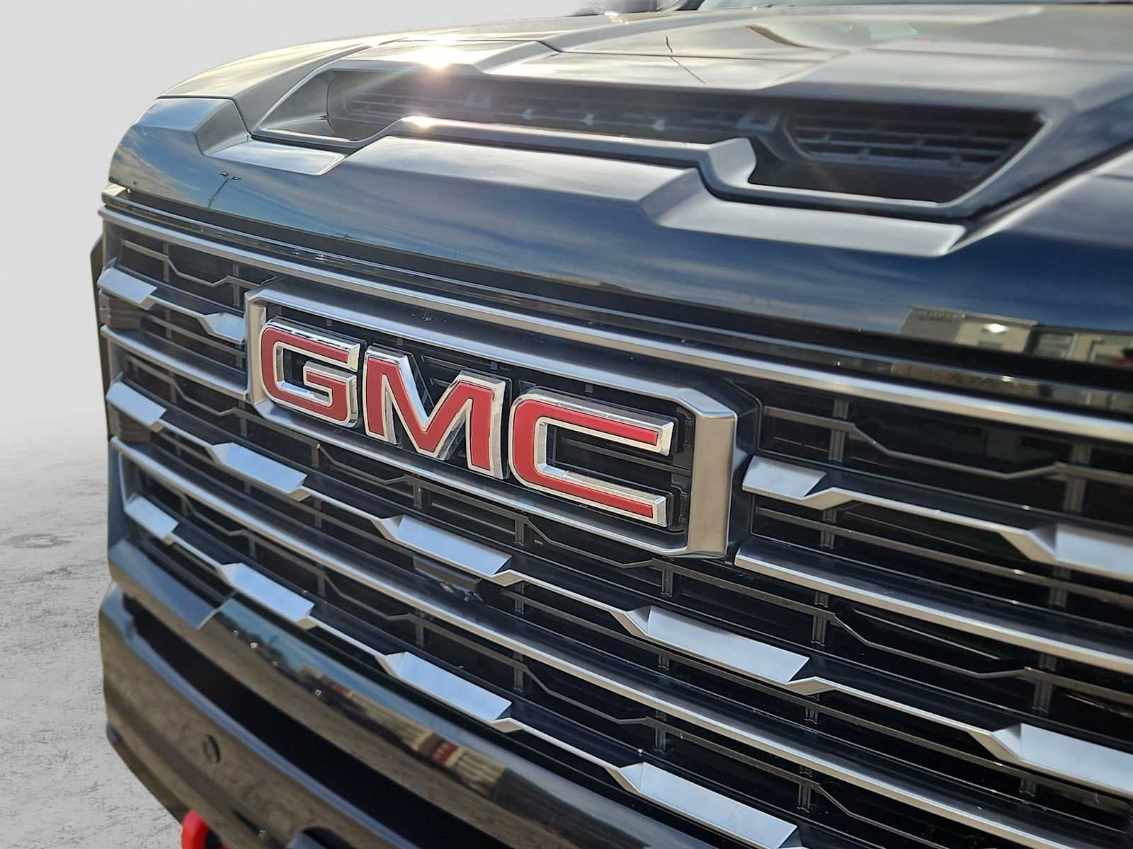 2025 GMC Sierra 2500HD 4WD Crew Cab Standard Bed AT4