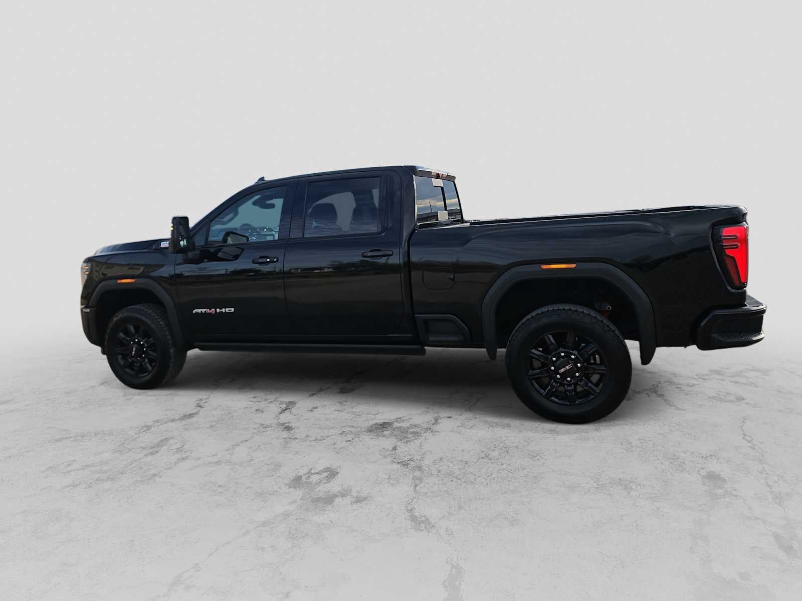 2025 GMC Sierra 2500HD 4WD Crew Cab Standard Bed AT4