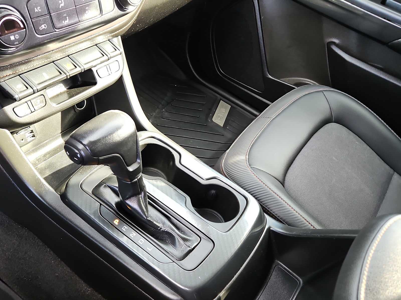 2021 GMC Canyon 4WD Crew Cab Short Box AT4 - Cloth