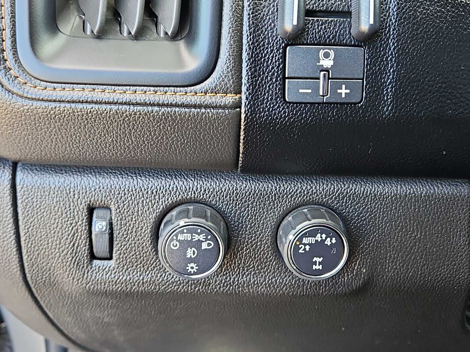 2021 GMC Canyon 4WD Crew Cab Short Box AT4 - Cloth