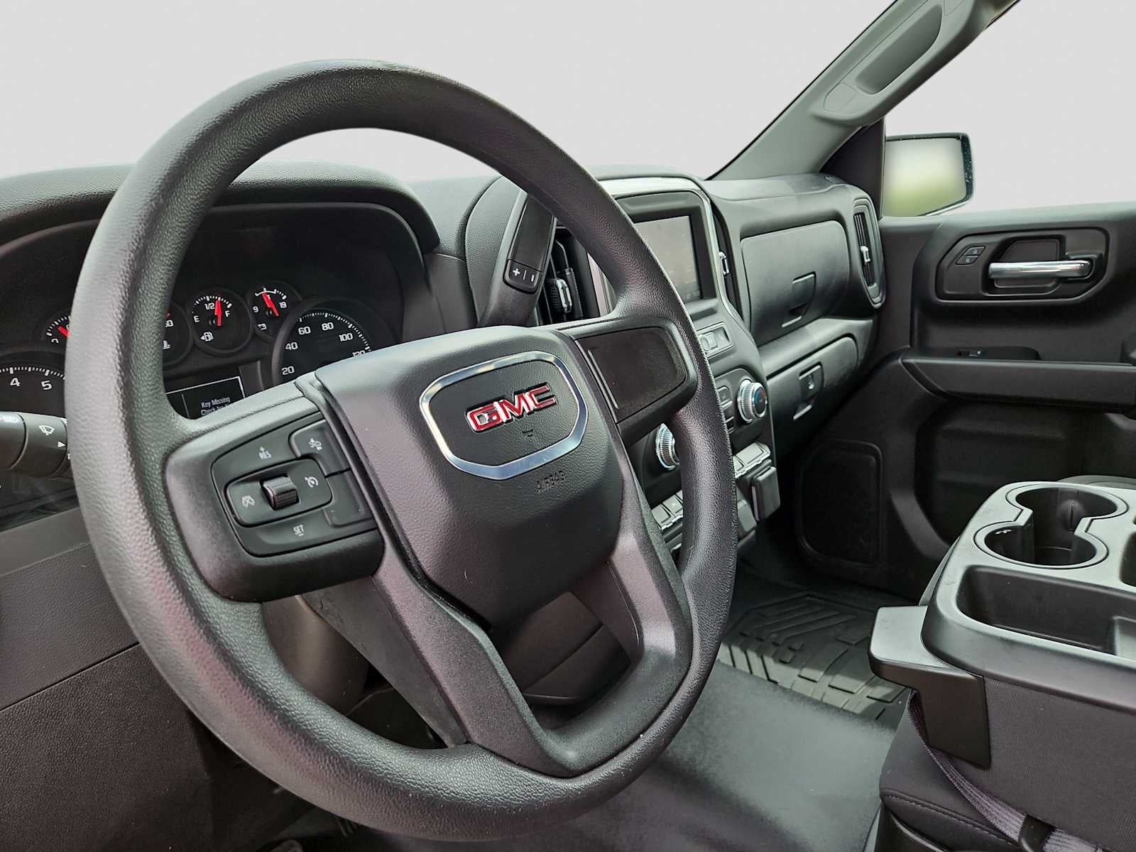 2025 GMC Sierra 1500 2WD Crew Cab Short Box Pro