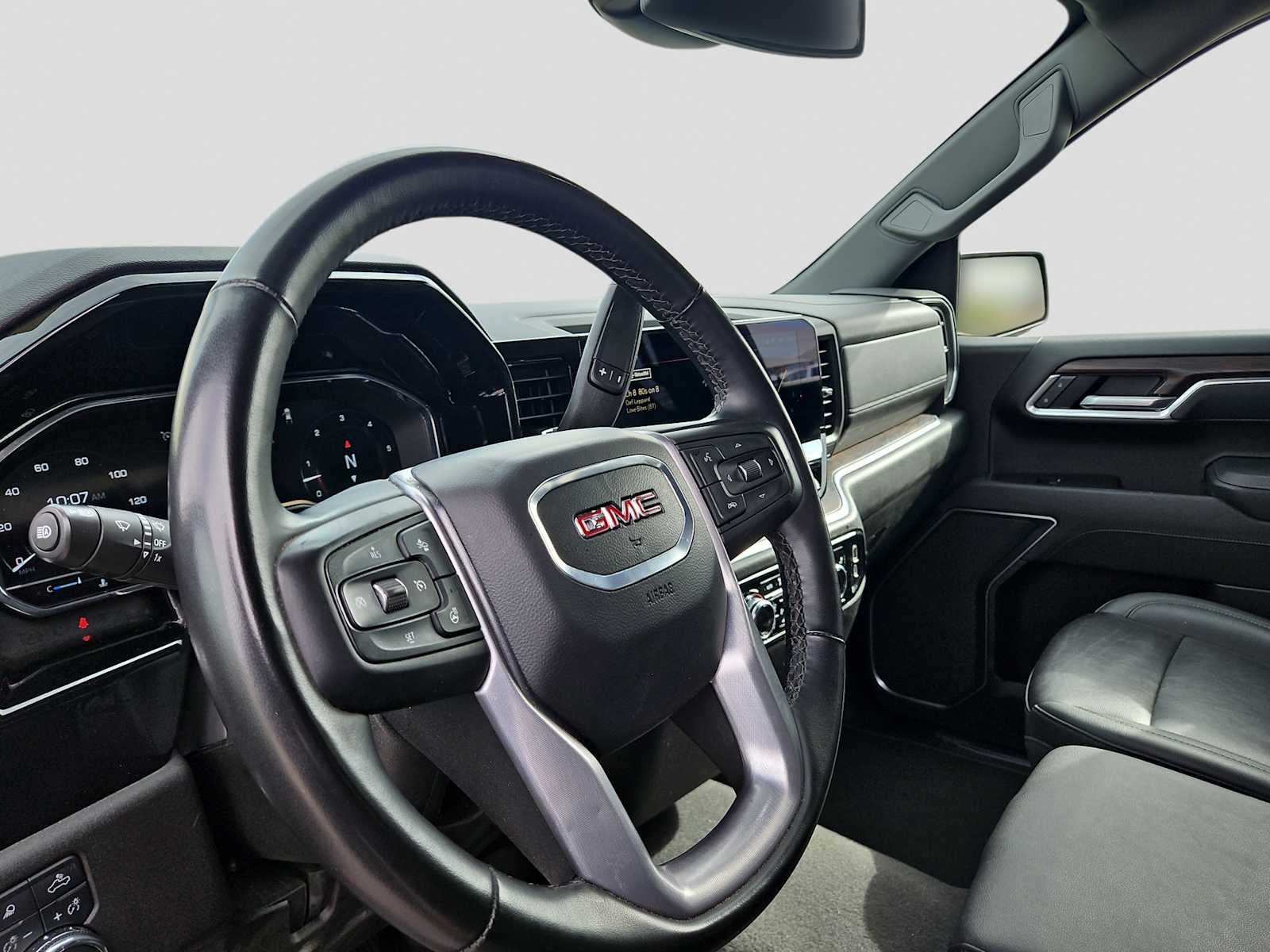 2025 GMC Sierra 1500 2WD Crew Cab Short Box SLT