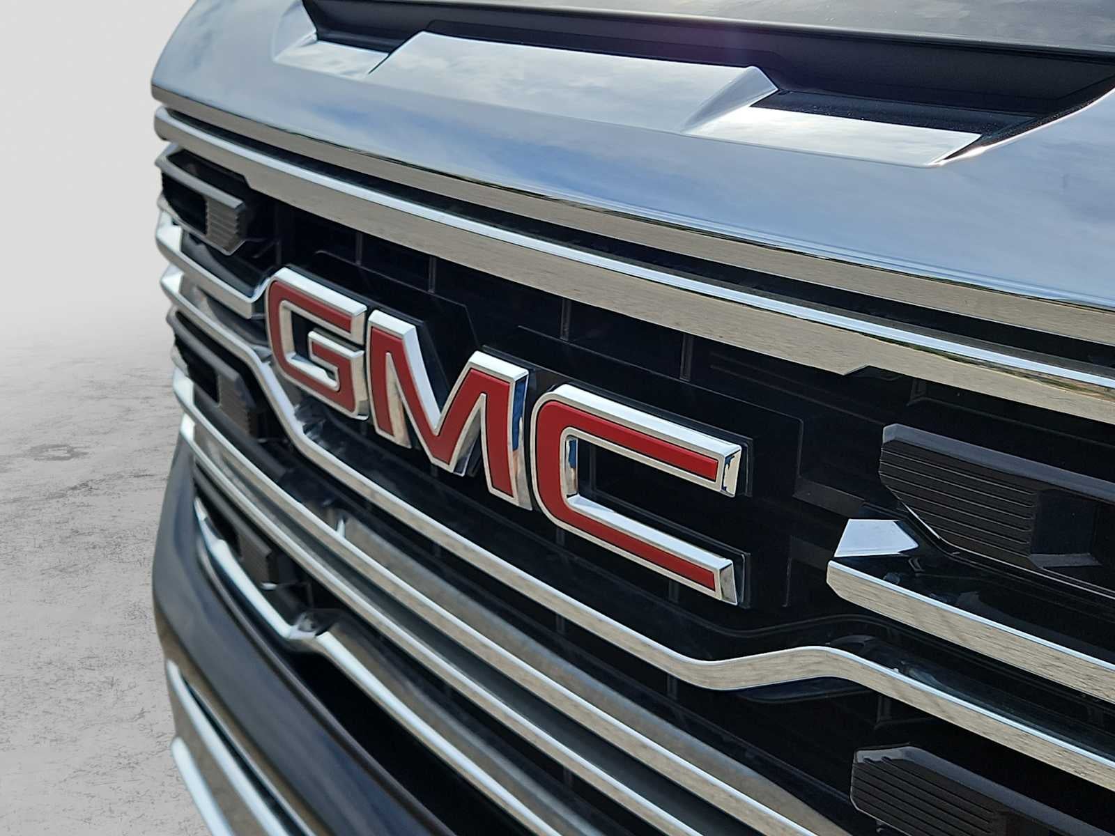 2025 GMC Sierra 1500 2WD Crew Cab Short Box SLT