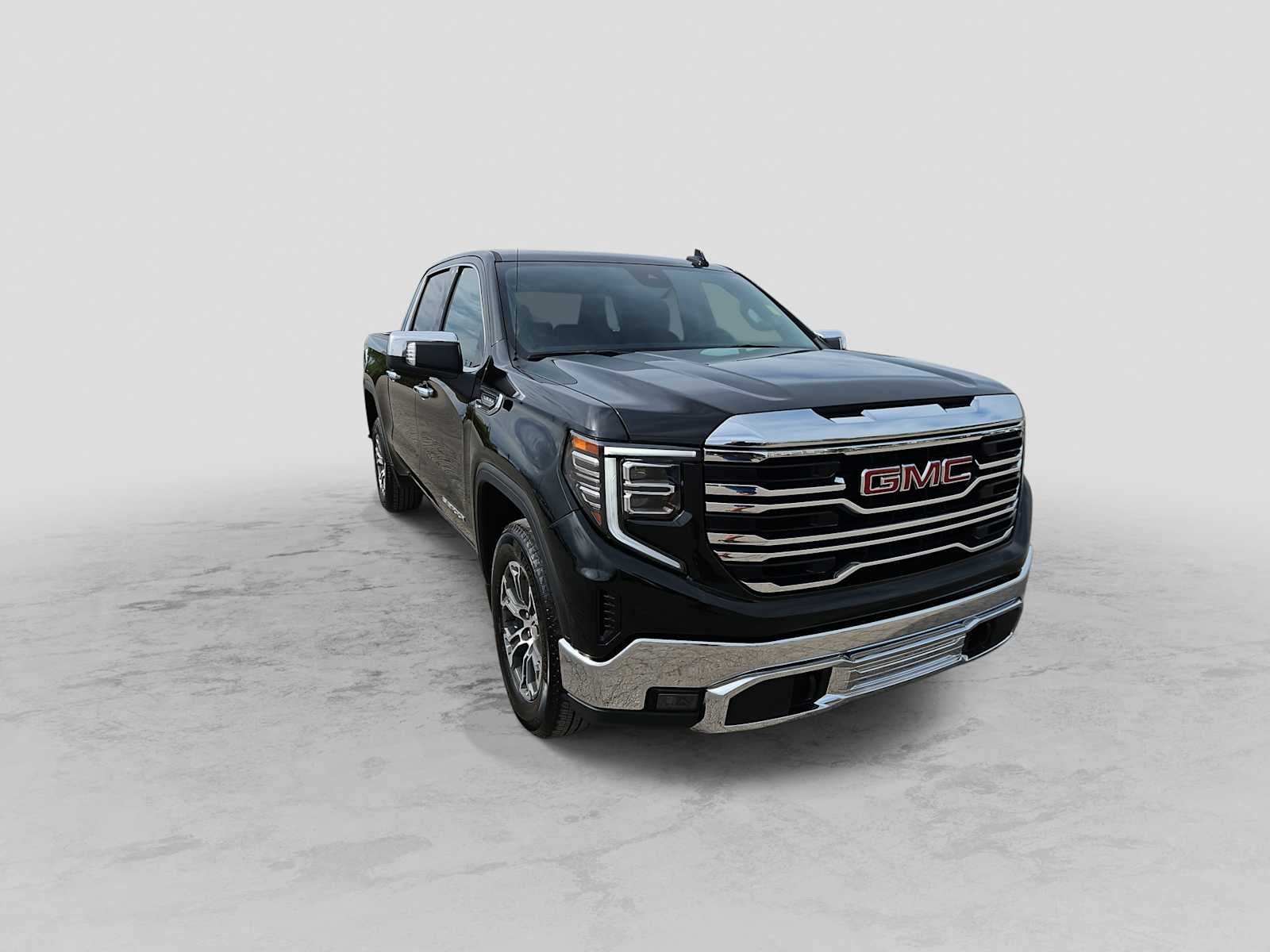 2025 GMC Sierra 1500 2WD Crew Cab Short Box SLT