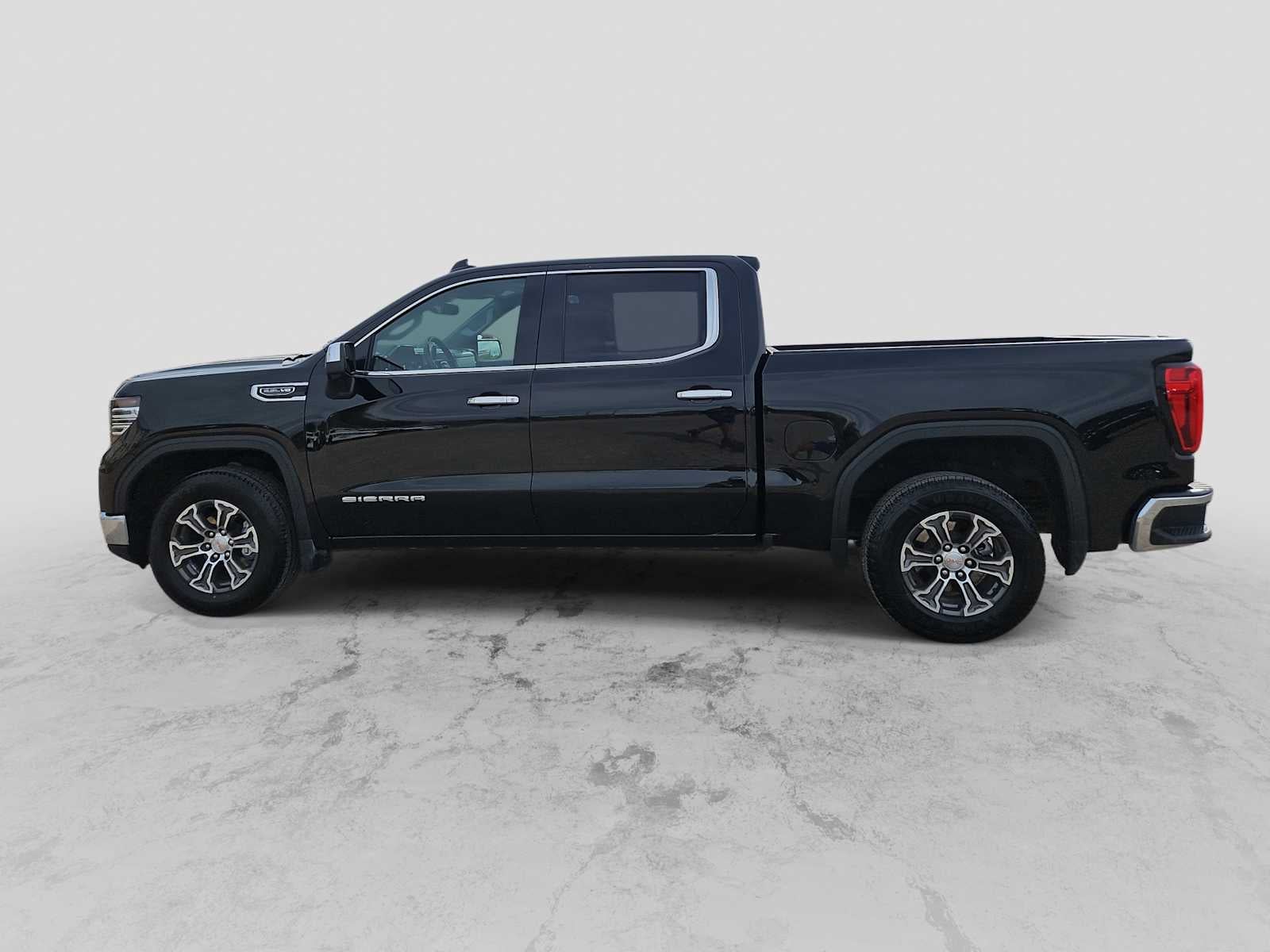 2025 GMC Sierra 1500 2WD Crew Cab Short Box SLT