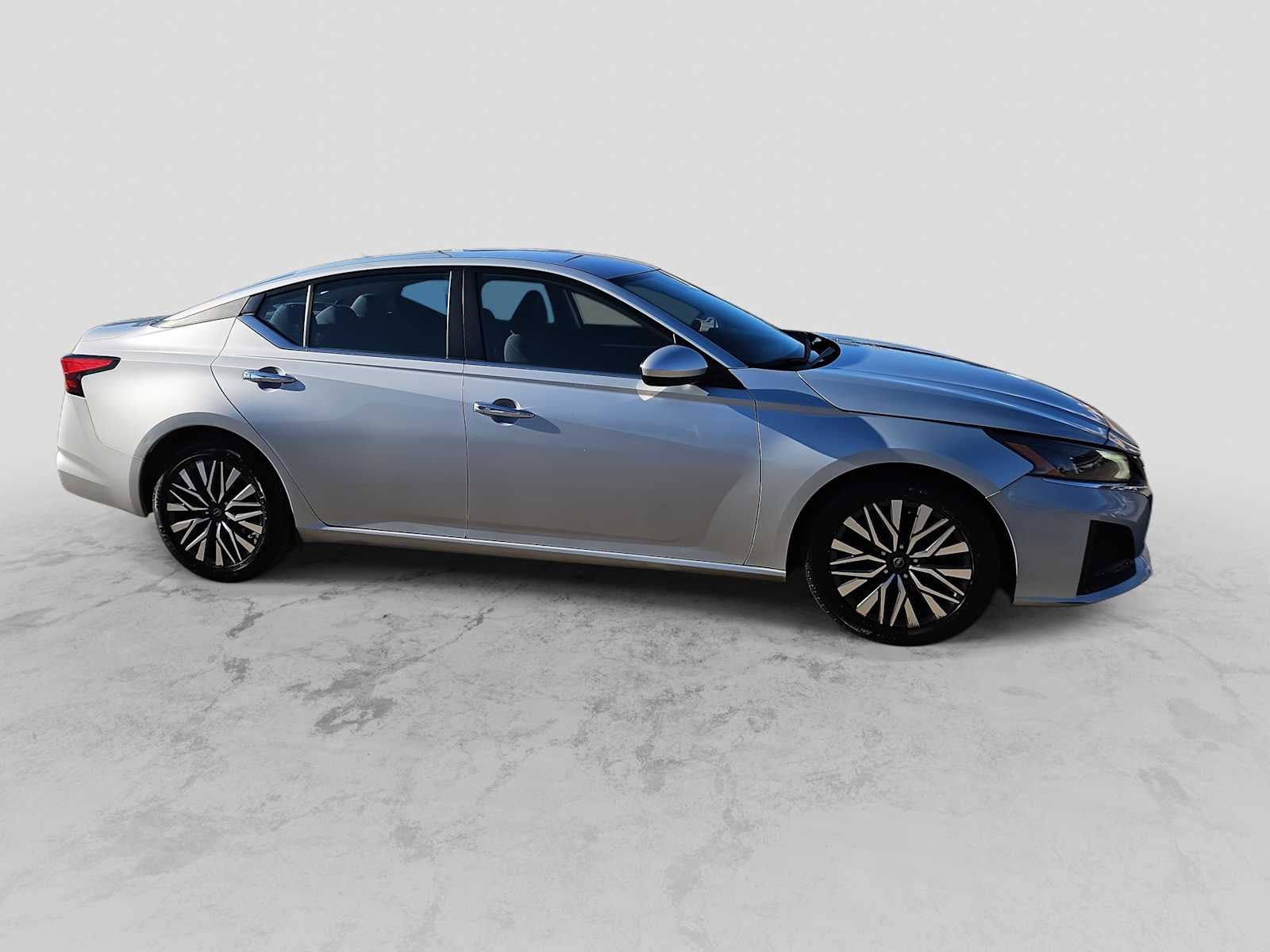 2023 Nissan Altima SV FWD