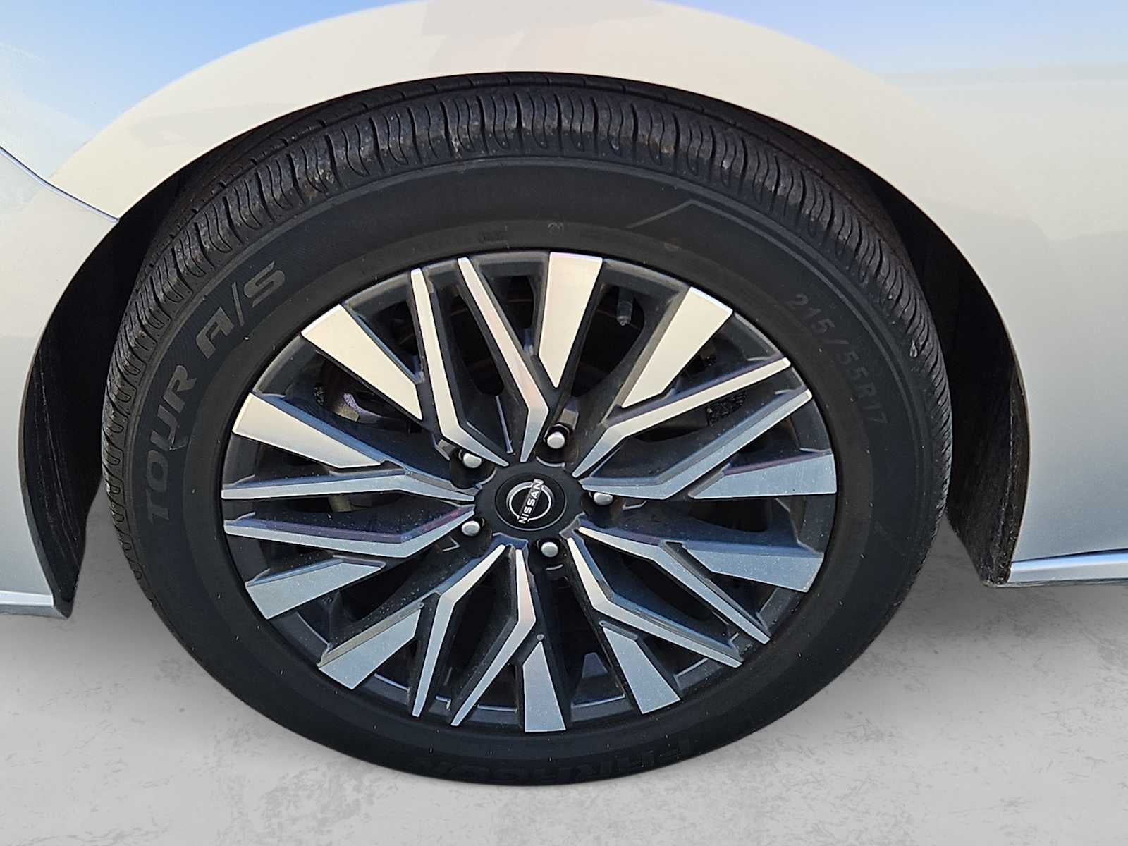 2024 Nissan Altima SV FWD