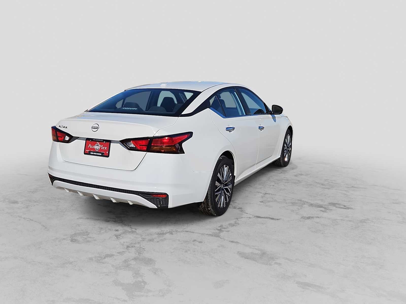 2025 Nissan Altima SV FWD