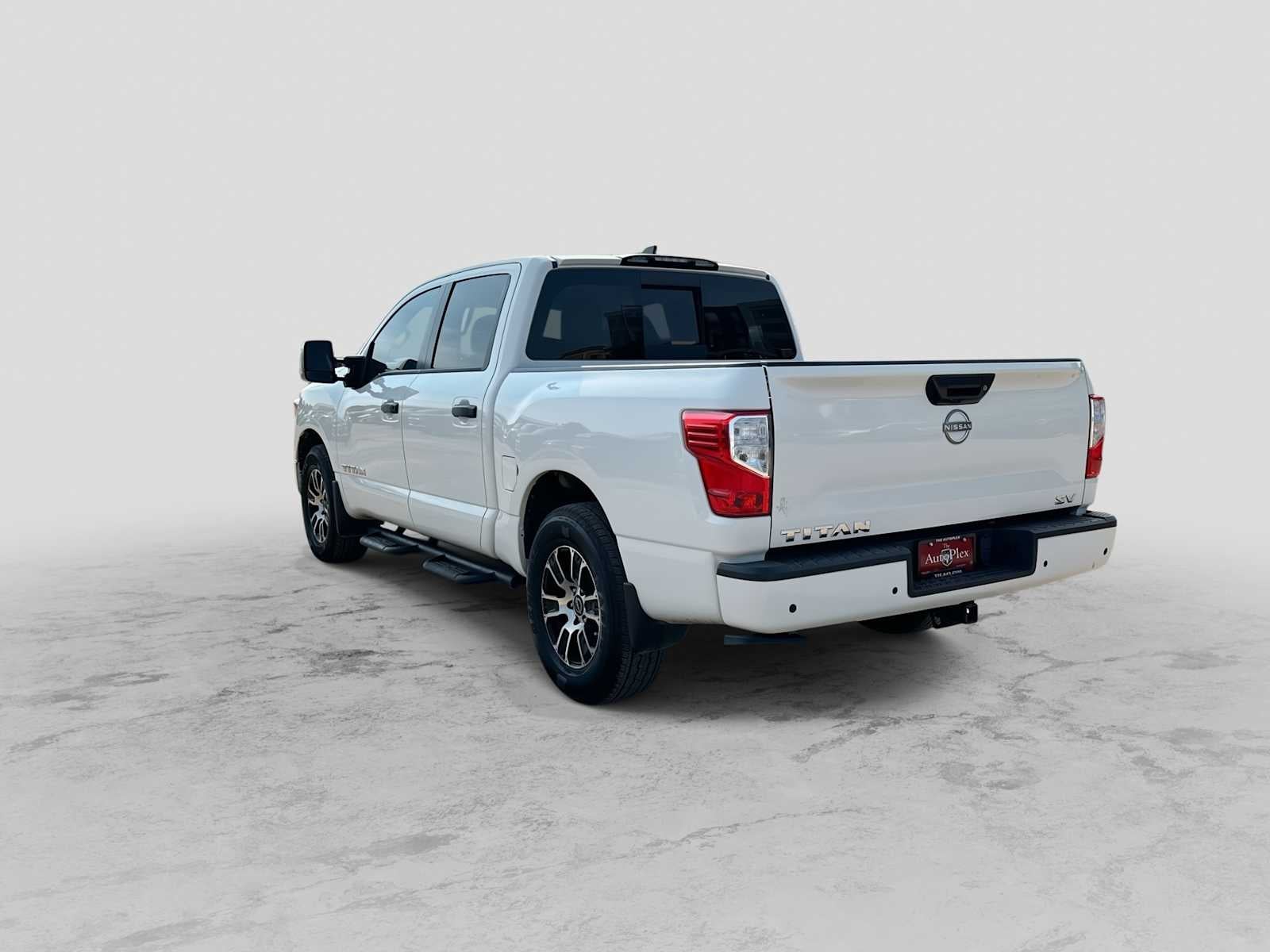 2024 Nissan Titan Crew Cab SV 4x2