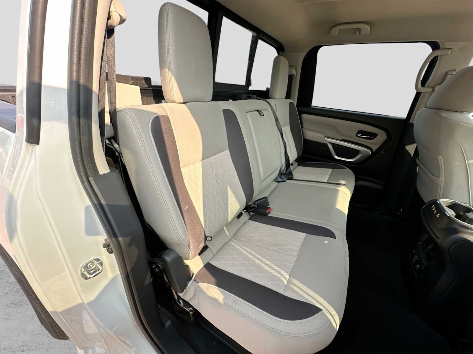 2024 Nissan Titan Crew Cab SV 4x2