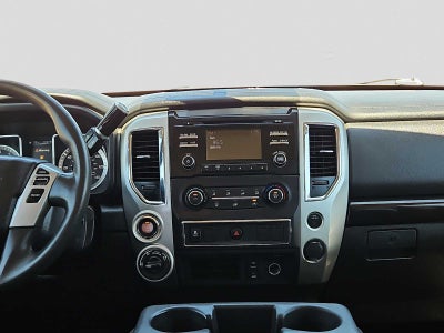 2017 Nissan TITAN SV