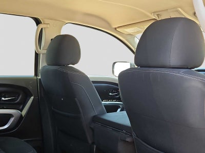 2017 Nissan TITAN SV