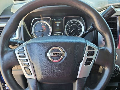 2017 Nissan TITAN SV