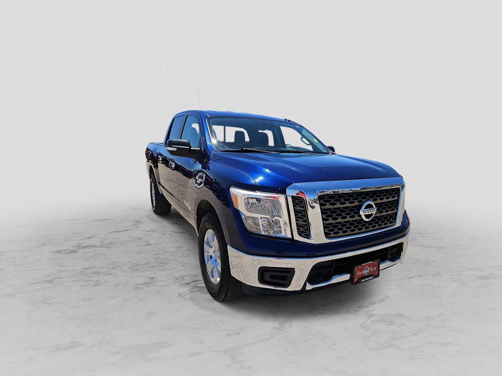 2017 Nissan TITAN SV