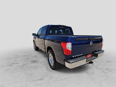 2017 Nissan TITAN SV