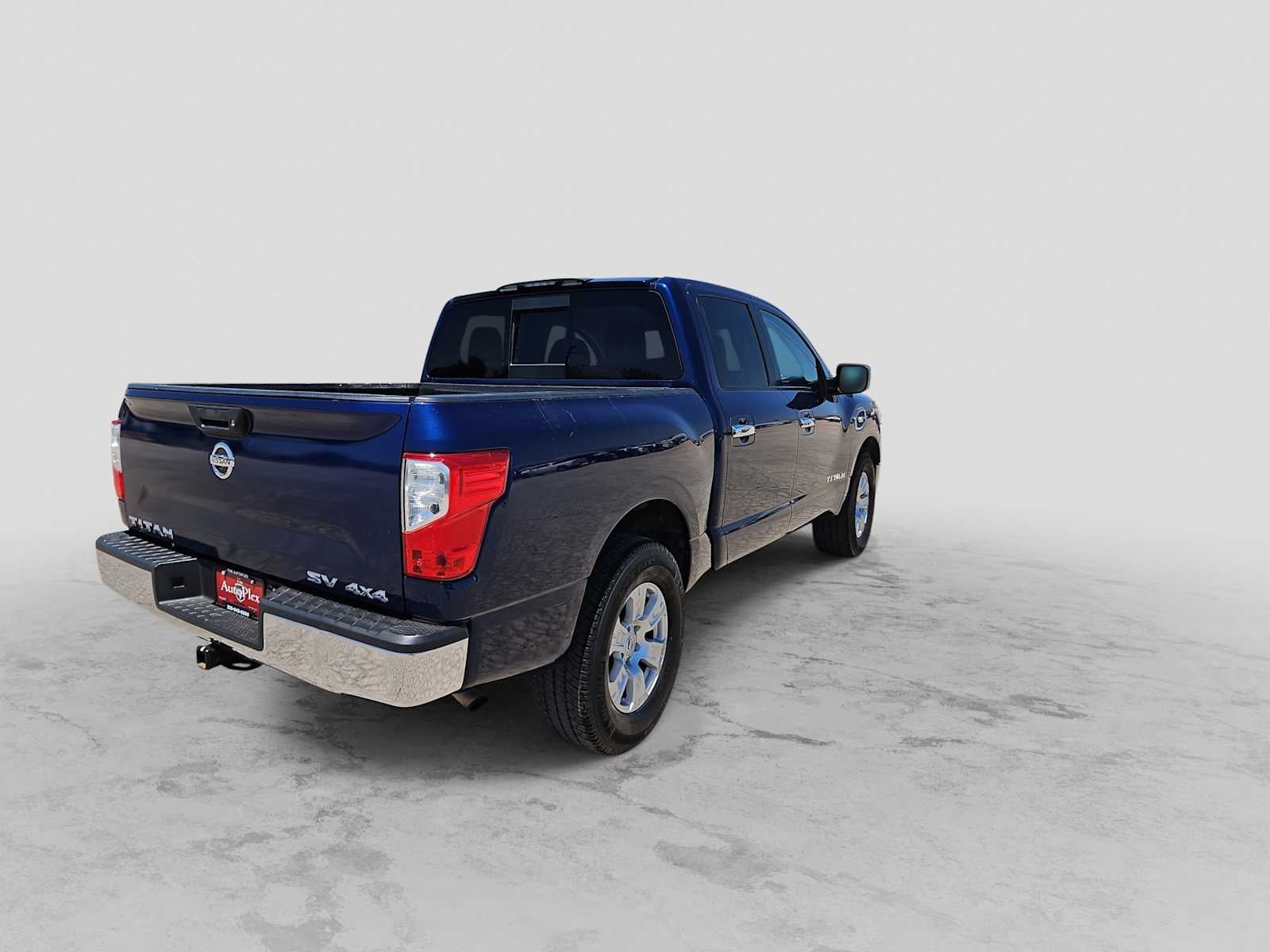 2017 Nissan TITAN SV