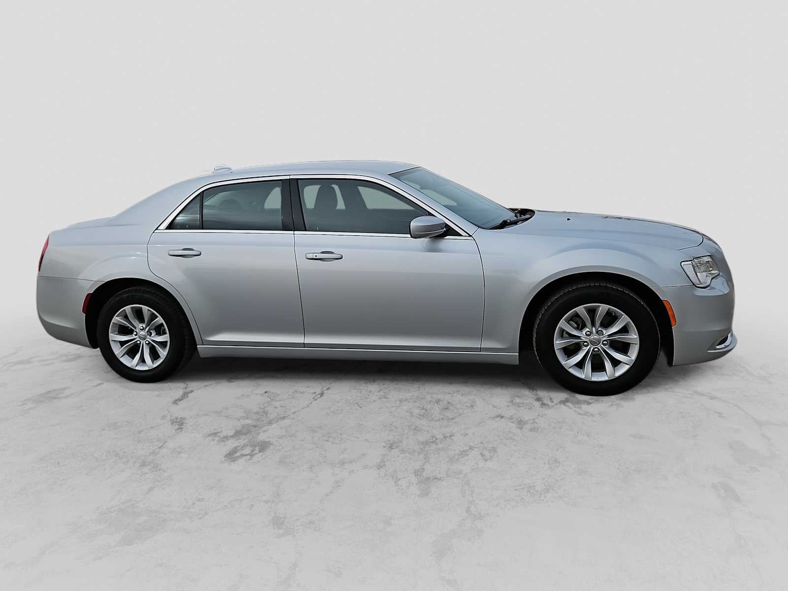 2023 Chrysler 300 Touring
