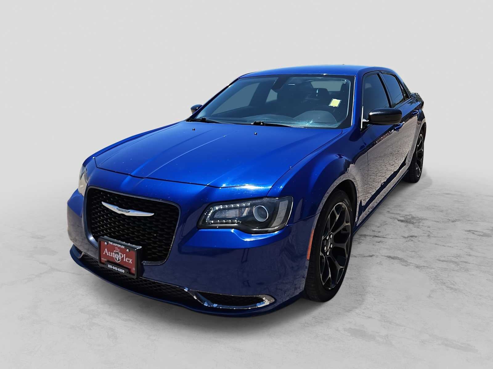 2019 Chrysler 300 Touring's photo
