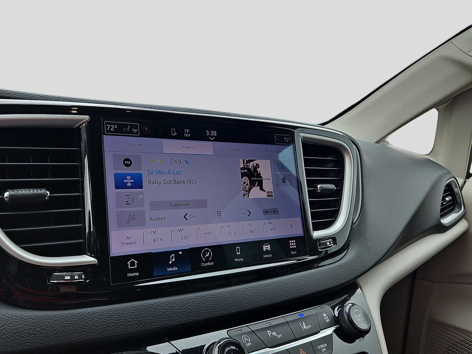 2023 Chrysler Pacifica Touring L