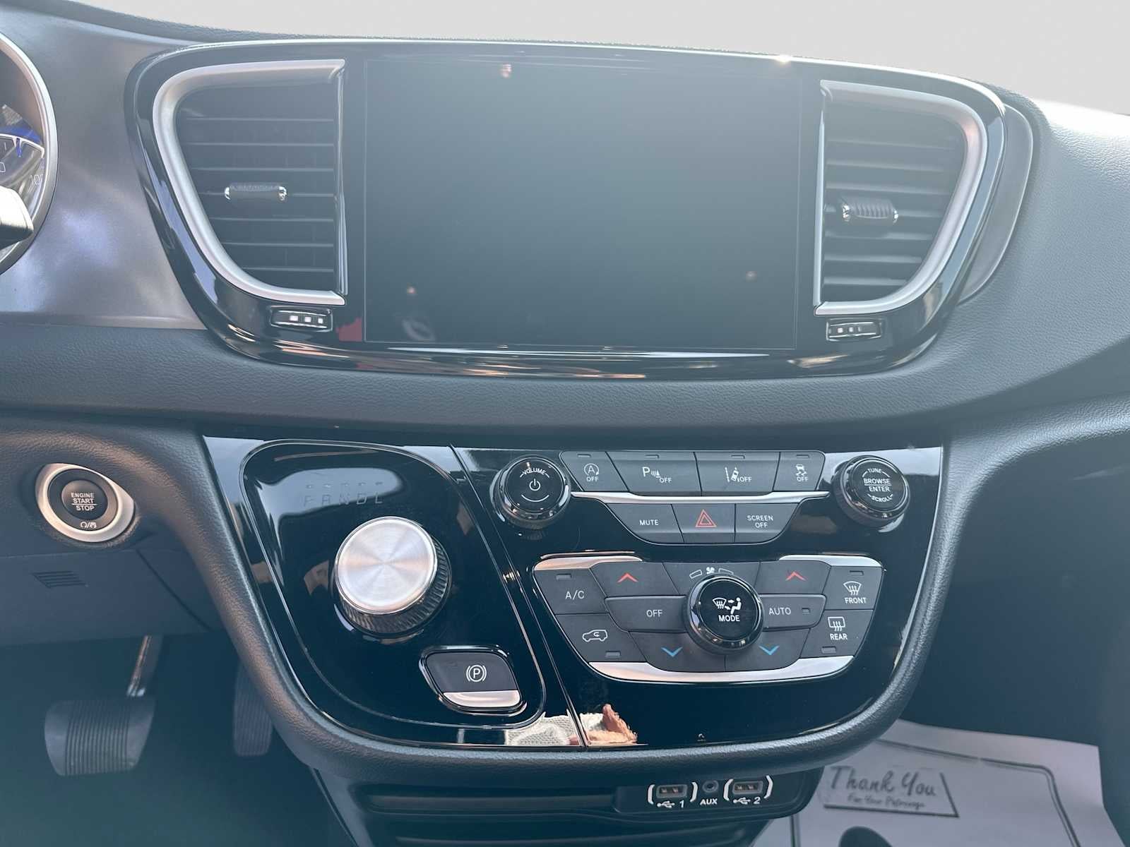 2025 Chrysler Pacifica Select