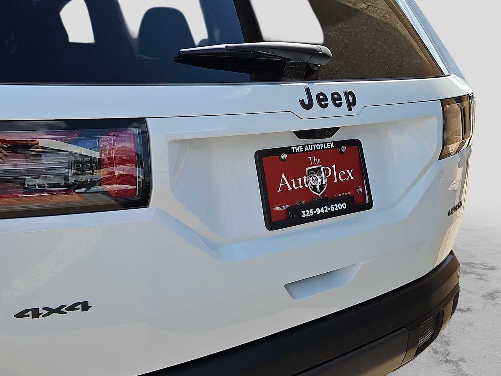 2026 Jeep Cherokee CHEROKEE LAREDO 4X4