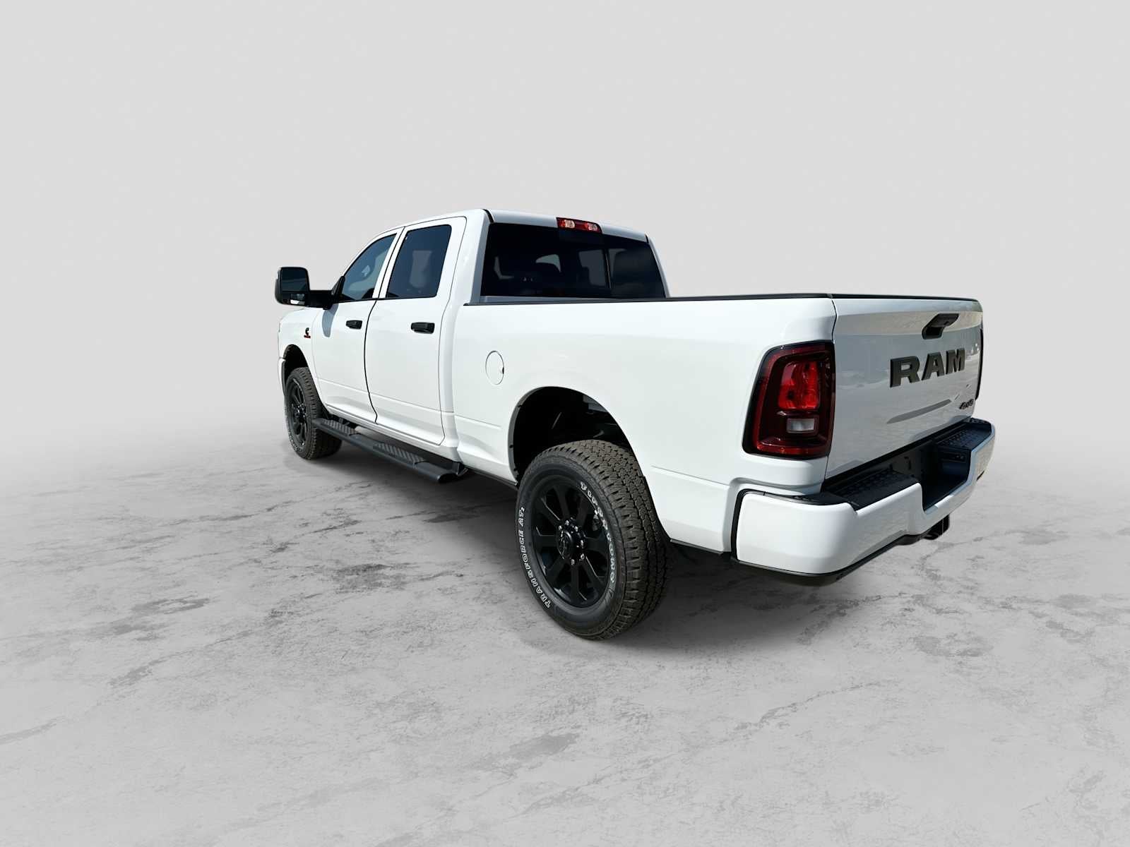 2026 RAM 2500 RAM 2500 BLACK EXPRESS CREW CAB 4X4 6'4' BOX