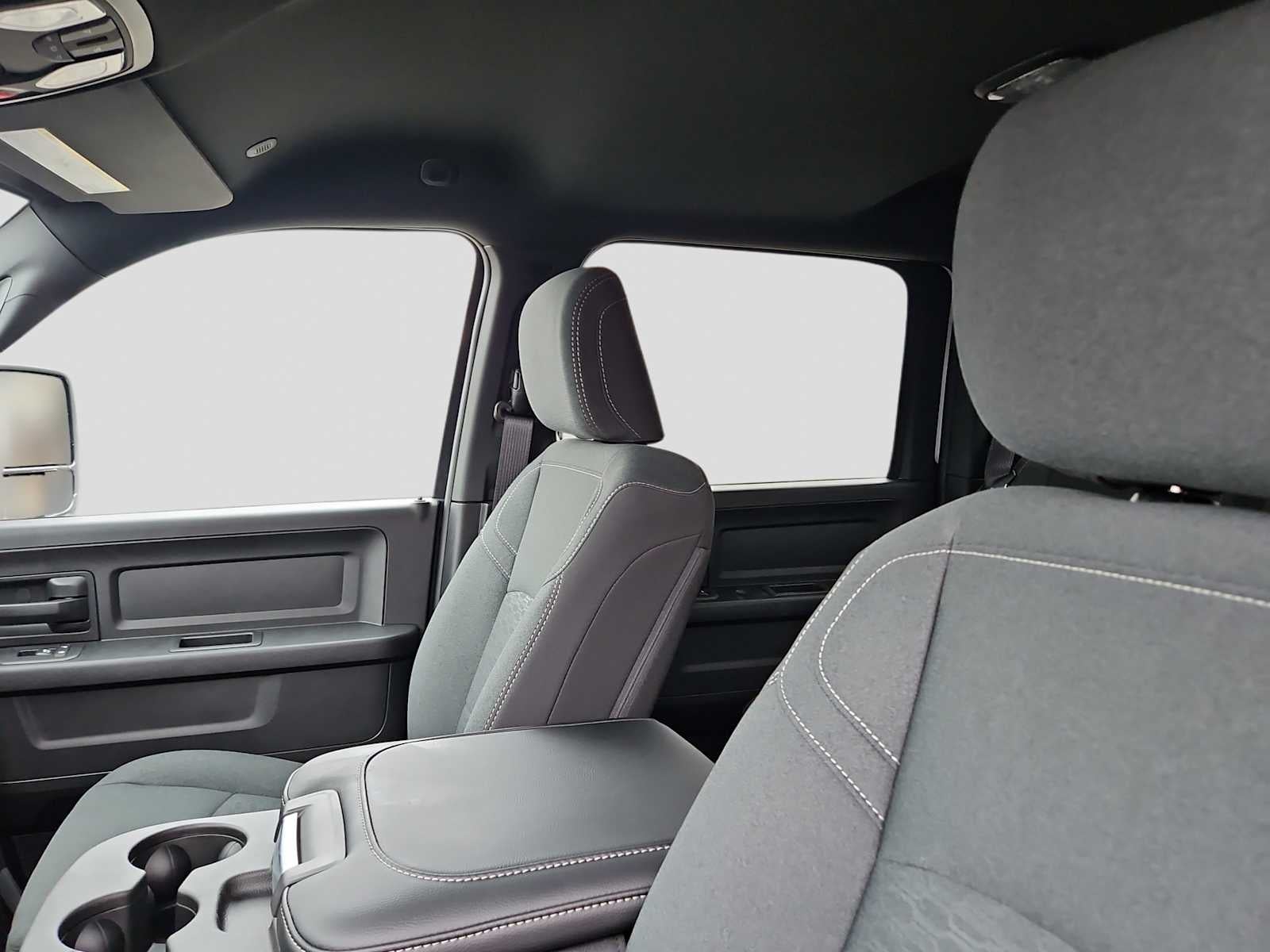 2026 RAM Ram 2500 RAM 2500 BLACK EXPRESS CREW CAB 4X4 6'4' BOX