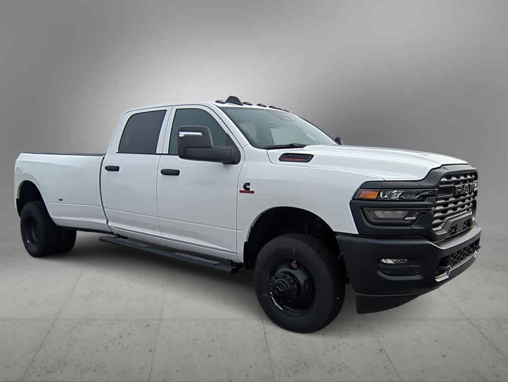 2026 RAM 3500 RAM 3500 TRADESMAN CREW CAB 4X4 8' BOX