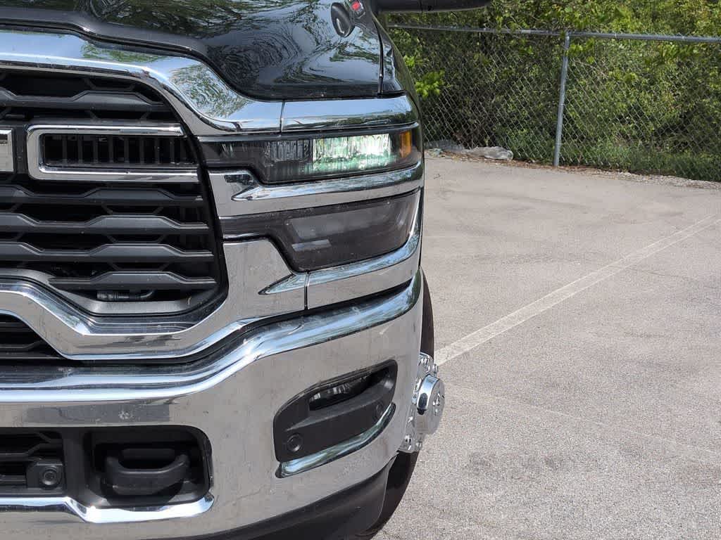2026 RAM 3500 RAM 3500 TRADESMAN CREW CAB 4X4 8' BOX
