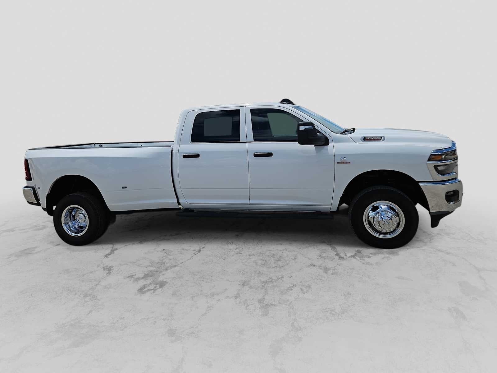2026 RAM 3500 RAM 3500 TRADESMAN CREW CAB 4X4 8' BOX