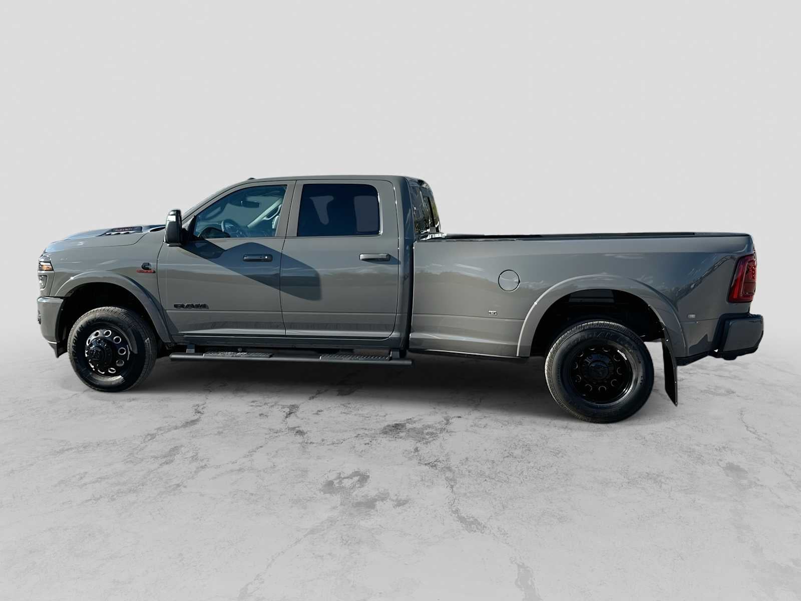 2027 RAM 3500 RAM 3500 LARAMIE CREW CAB 4X4 8' BOX