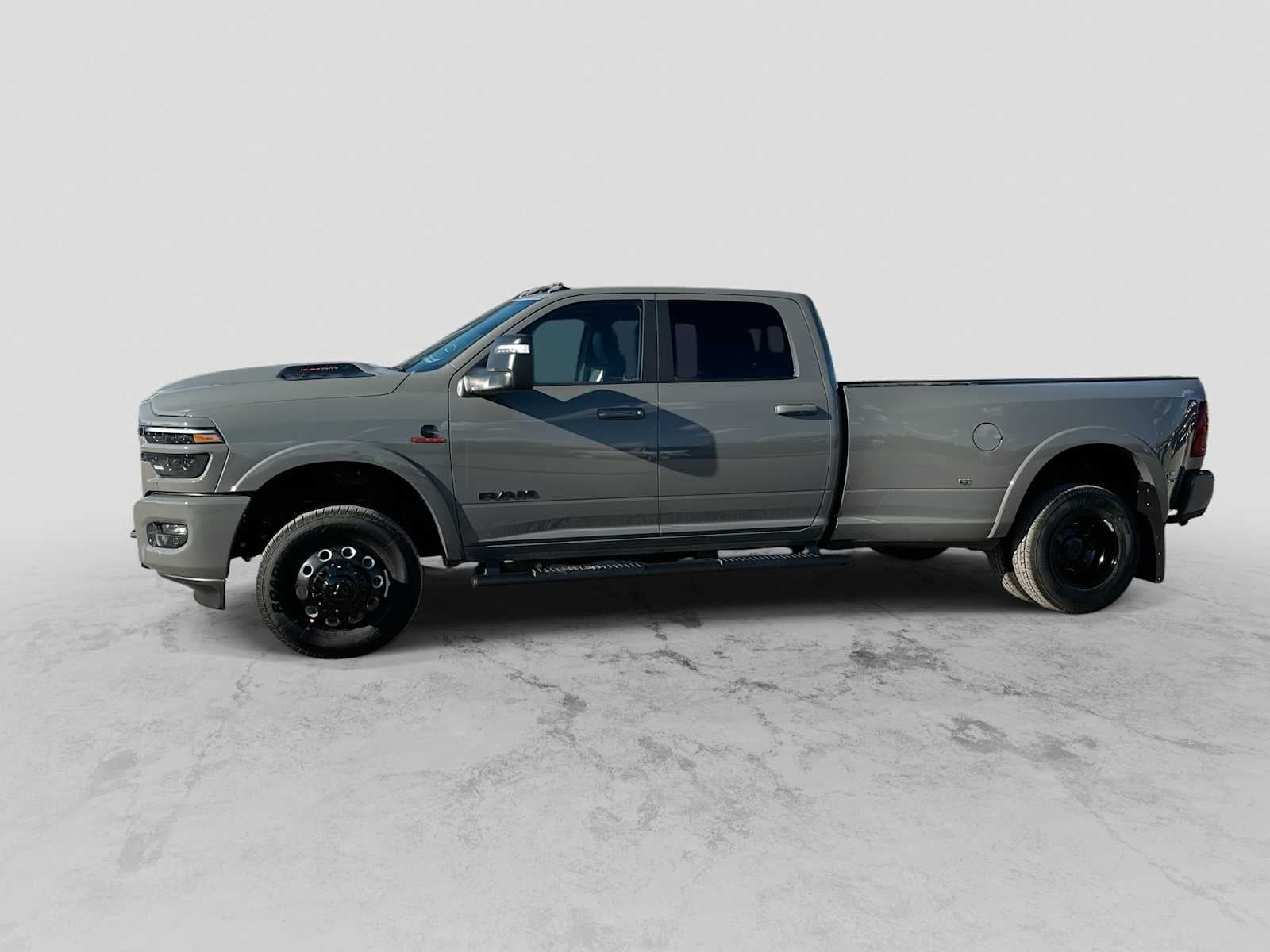 2027 RAM 3500 RAM 3500 LARAMIE CREW CAB 4X4 8' BOX