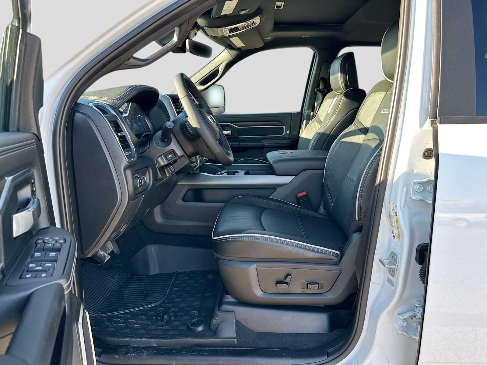2027 RAM 3500 RAM 3500 LARAMIE CREW CAB 4X4 8' BOX