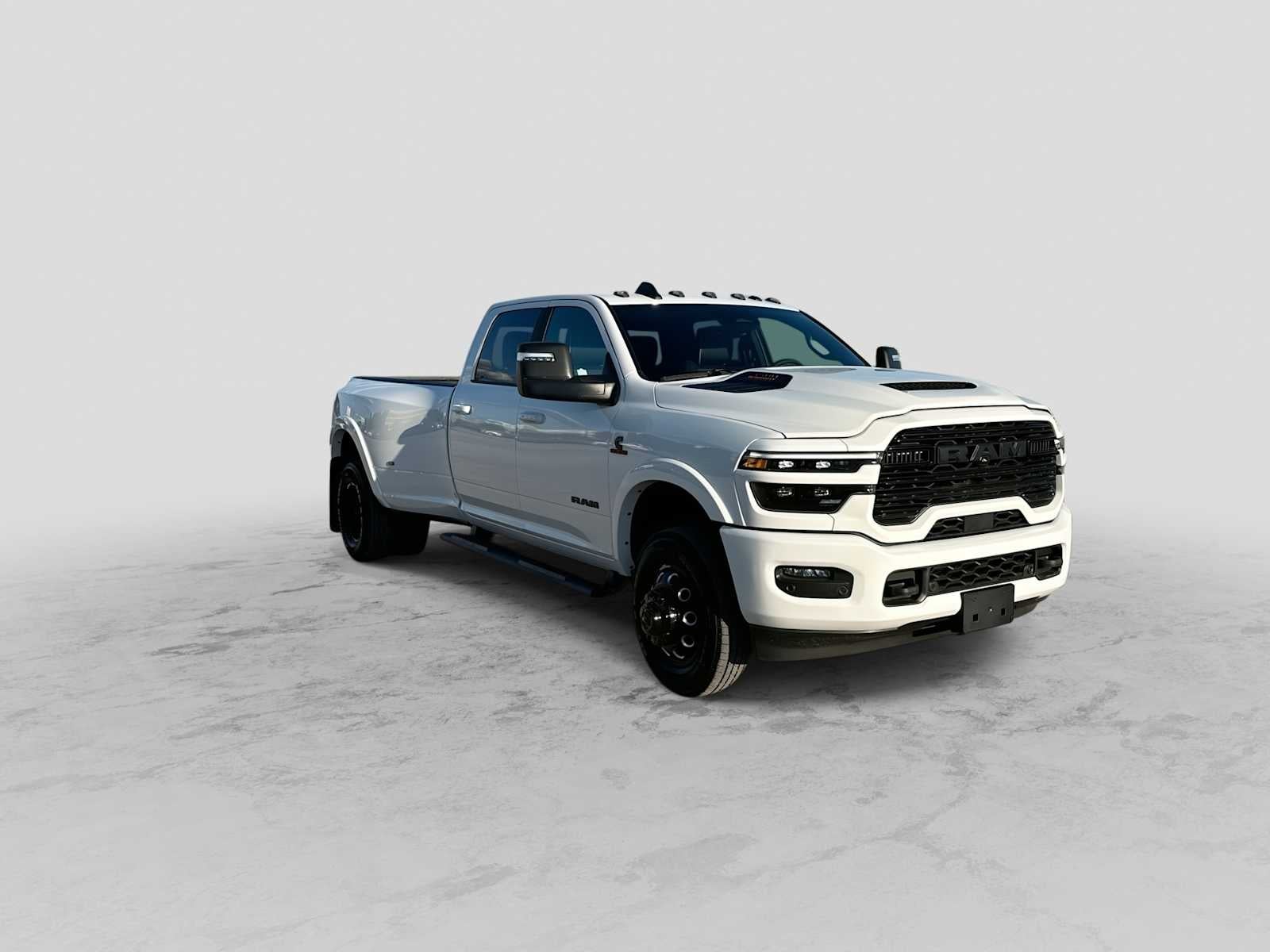 2027 RAM 3500 RAM 3500 LARAMIE CREW CAB 4X4 8' BOX