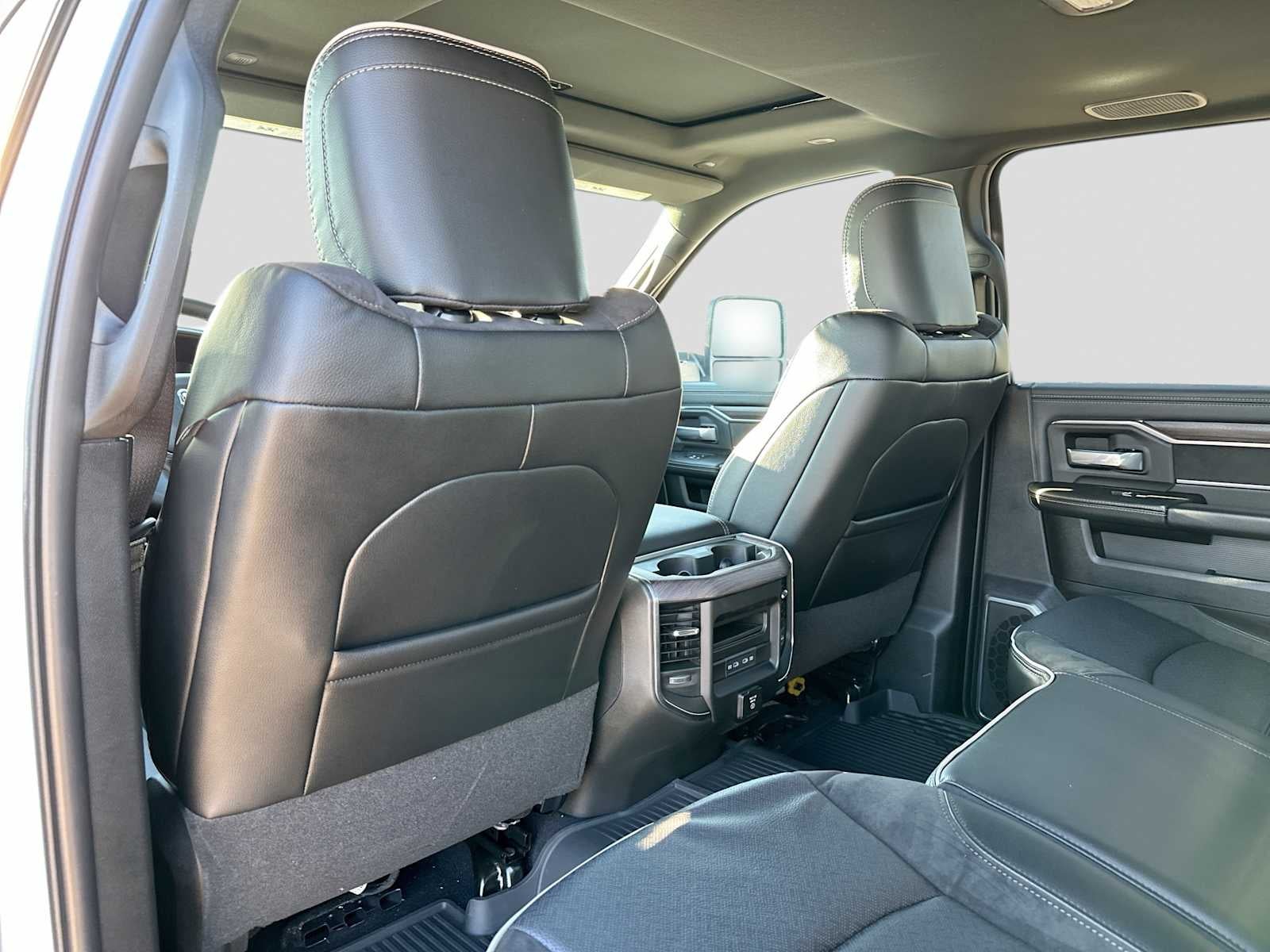 2027 RAM 3500 RAM 3500 LARAMIE CREW CAB 4X4 8' BOX