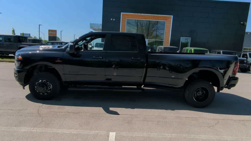 2026 RAM 3500 RAM 3500 LARAMIE CREW CAB 4X4 8' BOX