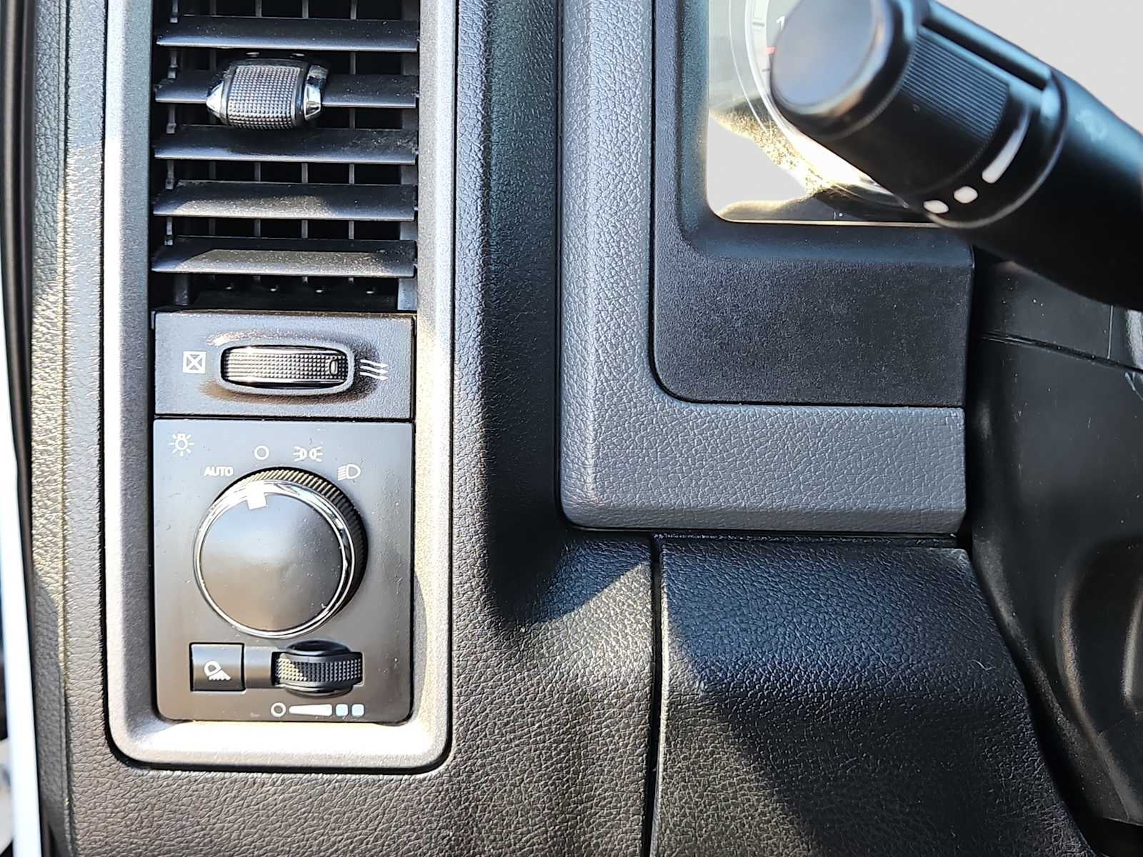 2018 RAM 2500 Tradesman Regular Cab 4x2 8' Box